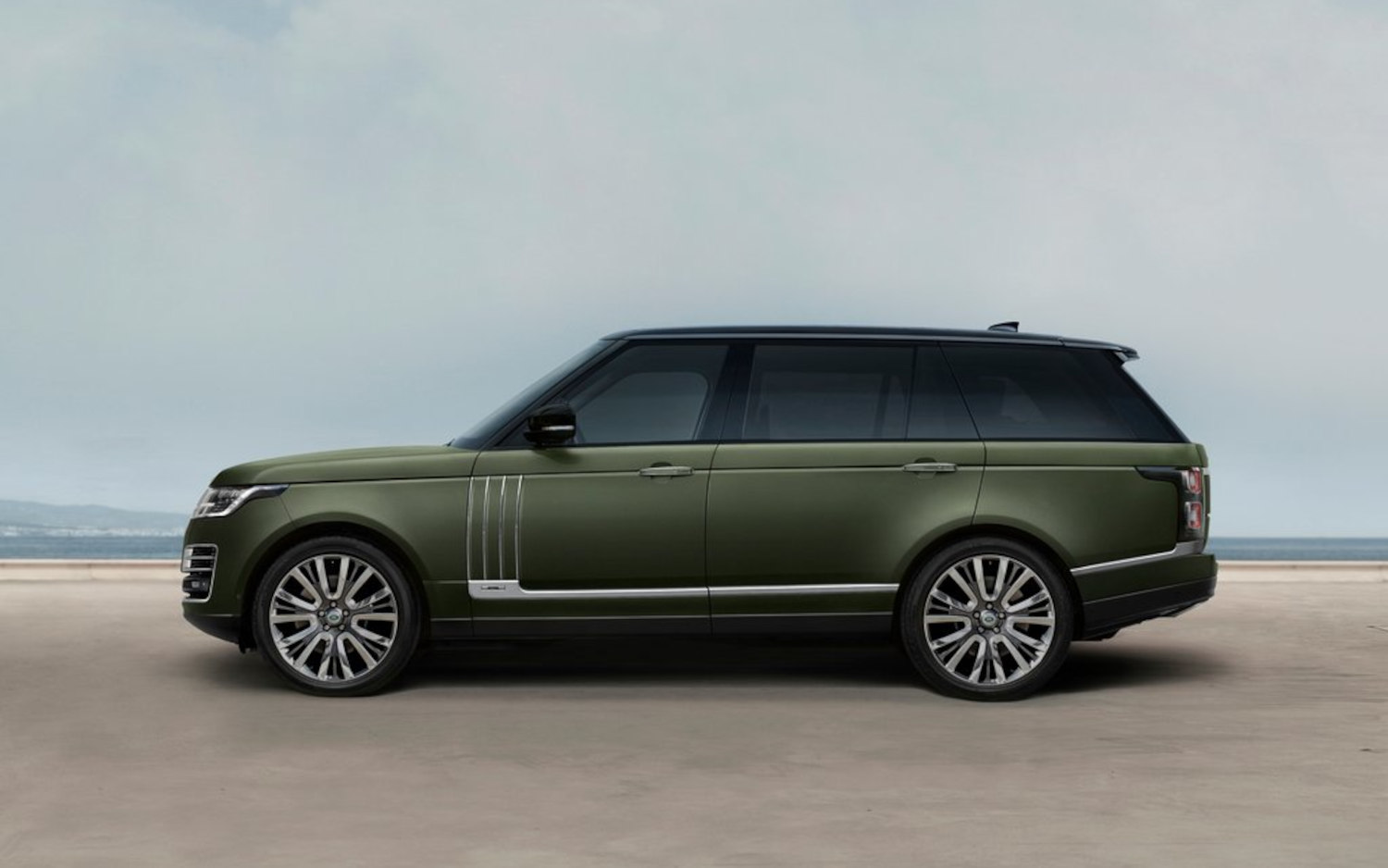 Land Rover Range Rover SVAutobiography Ultimate 2021 SUV Drive